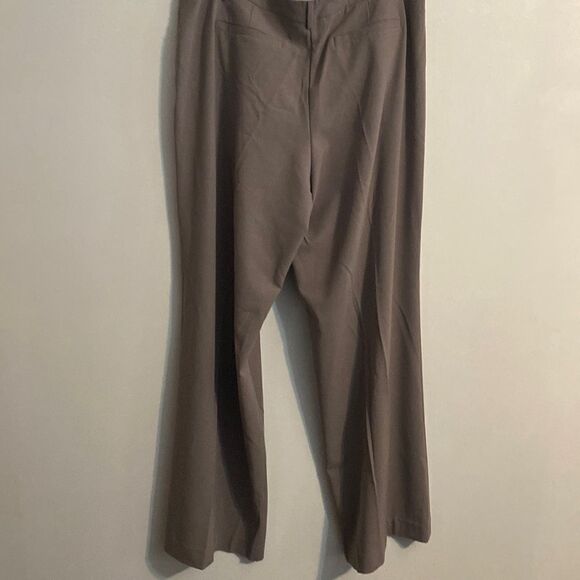 New York & Co  stretch Tan wide leg pants, size 16 - Picture 2 of 3